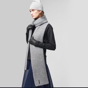 The Arrivals Høllen Extra Long Scarf